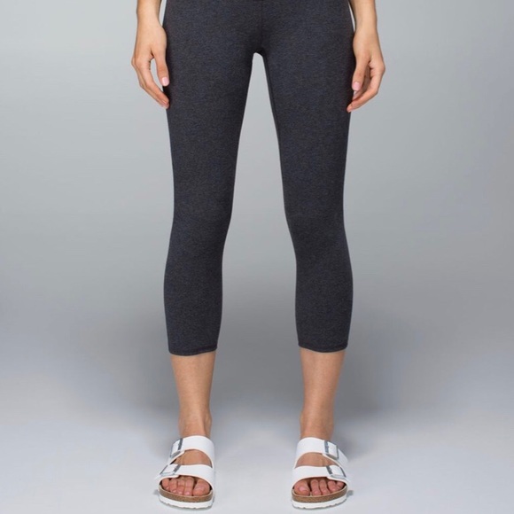 lululemon athletica Pants - 🧘🏻‍♀️SOLD🧘🏻‍♀️Lululemon Wunder Under Crop